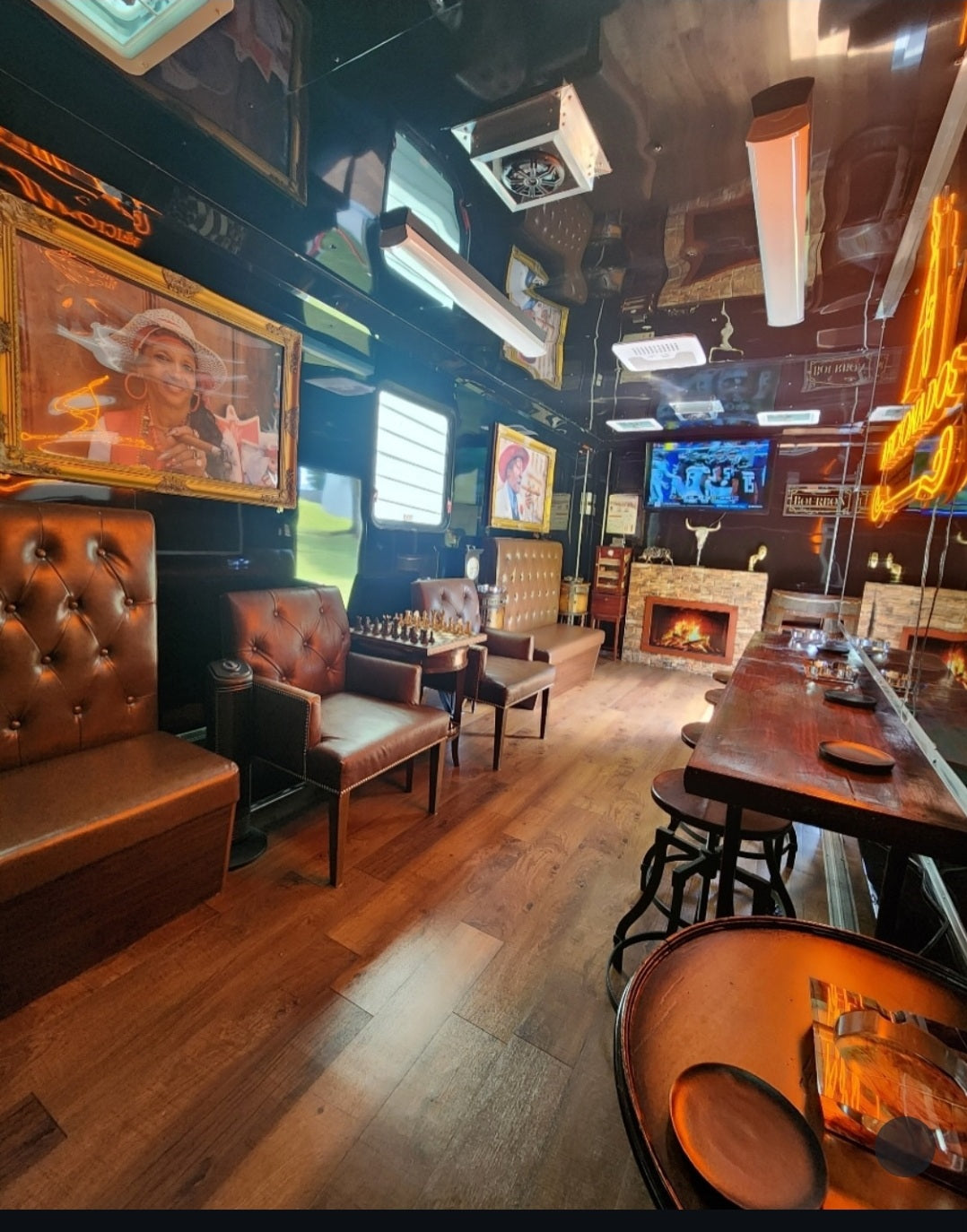 Mobile Cigar Lounge